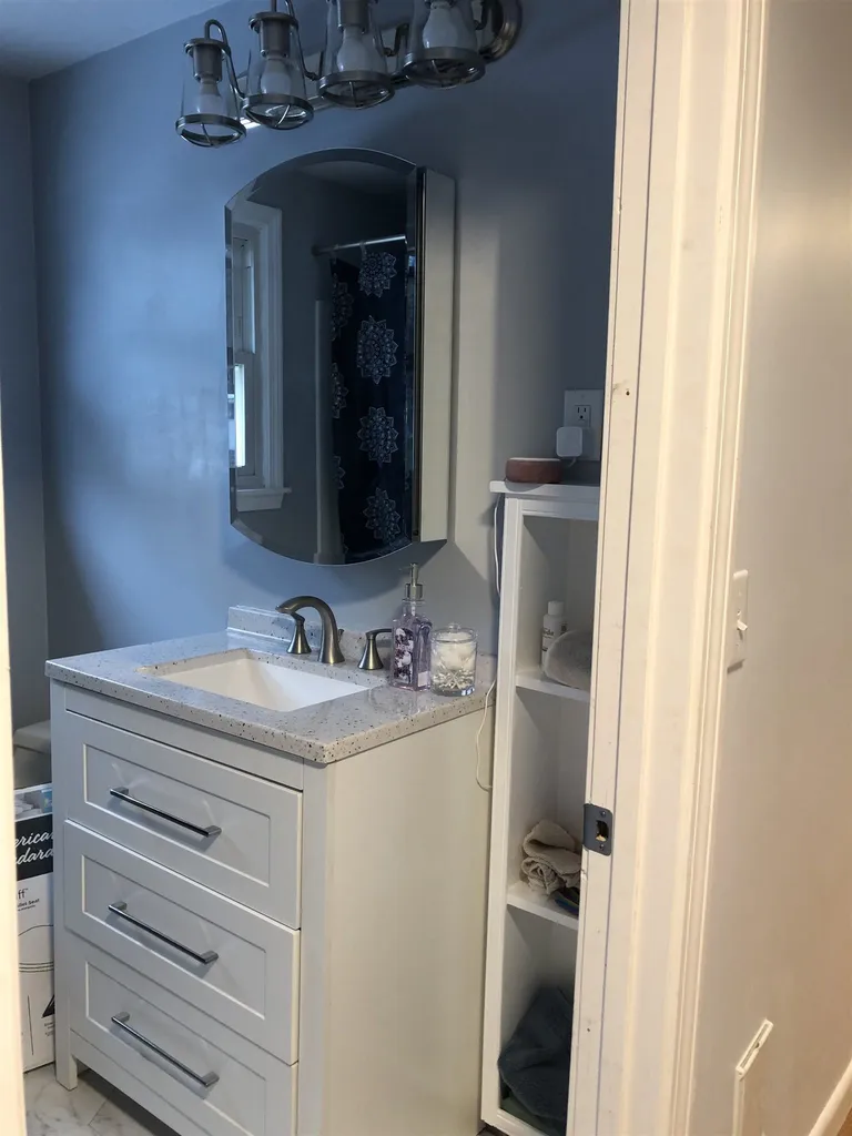 4 Ohio Avenue Nashua NH 03060