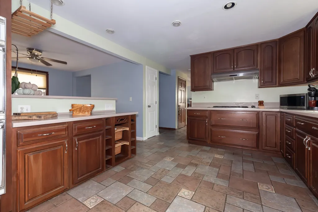 4 Ohio Avenue Nashua NH 03060