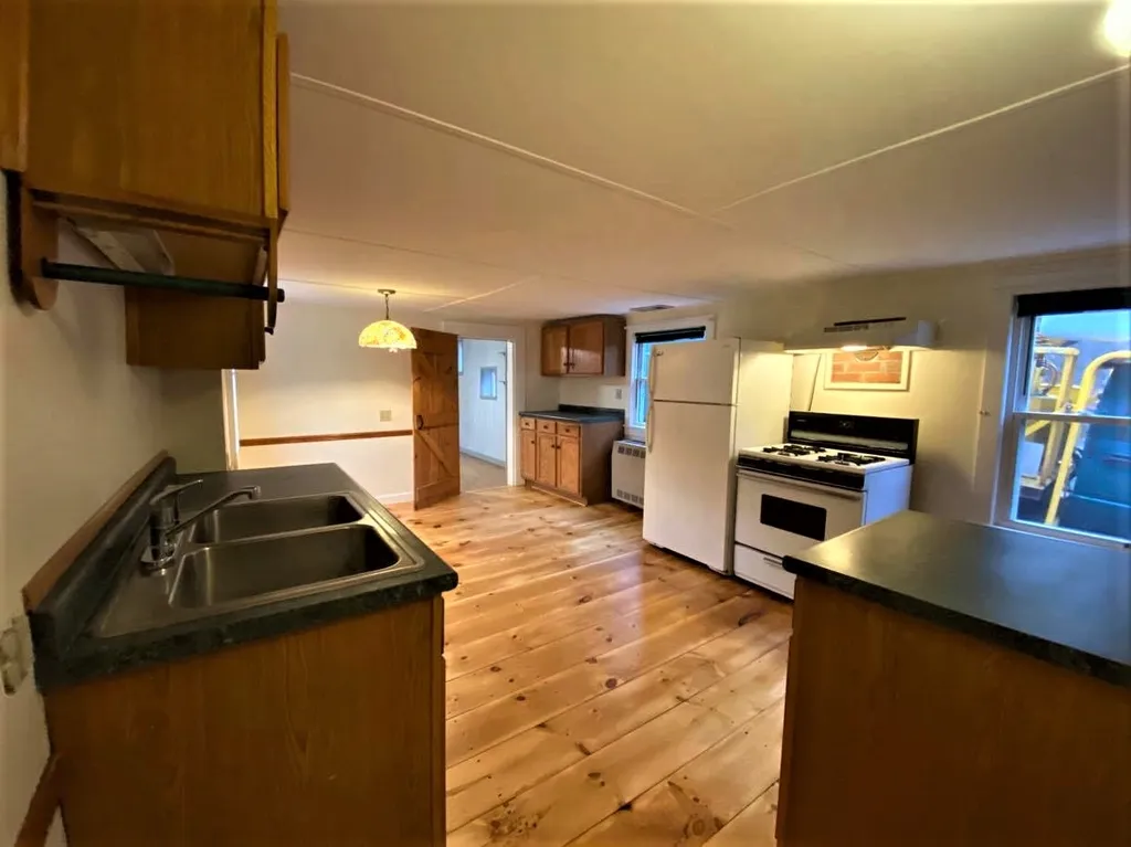 1436 Vt Route 30 Townshend VT 05353