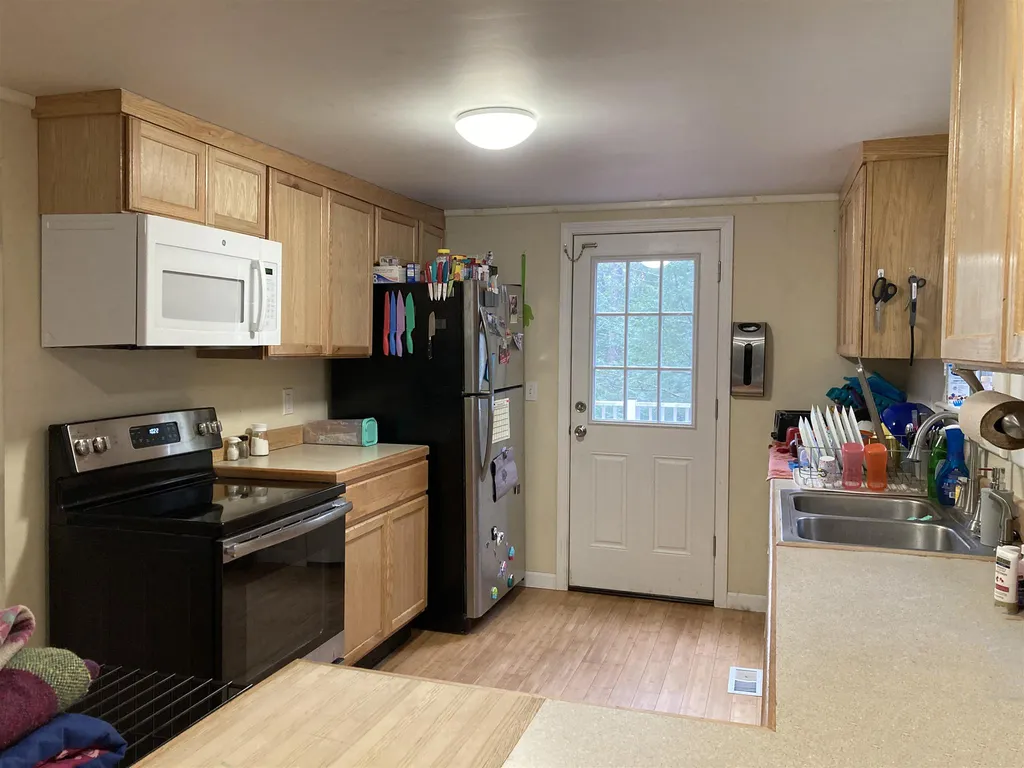 7 Oak Lane Grafton NH 03240