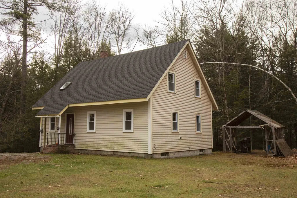 7 Oak Lane Grafton NH 03240