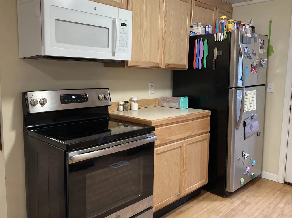 7 Oak Lane Grafton NH 03240