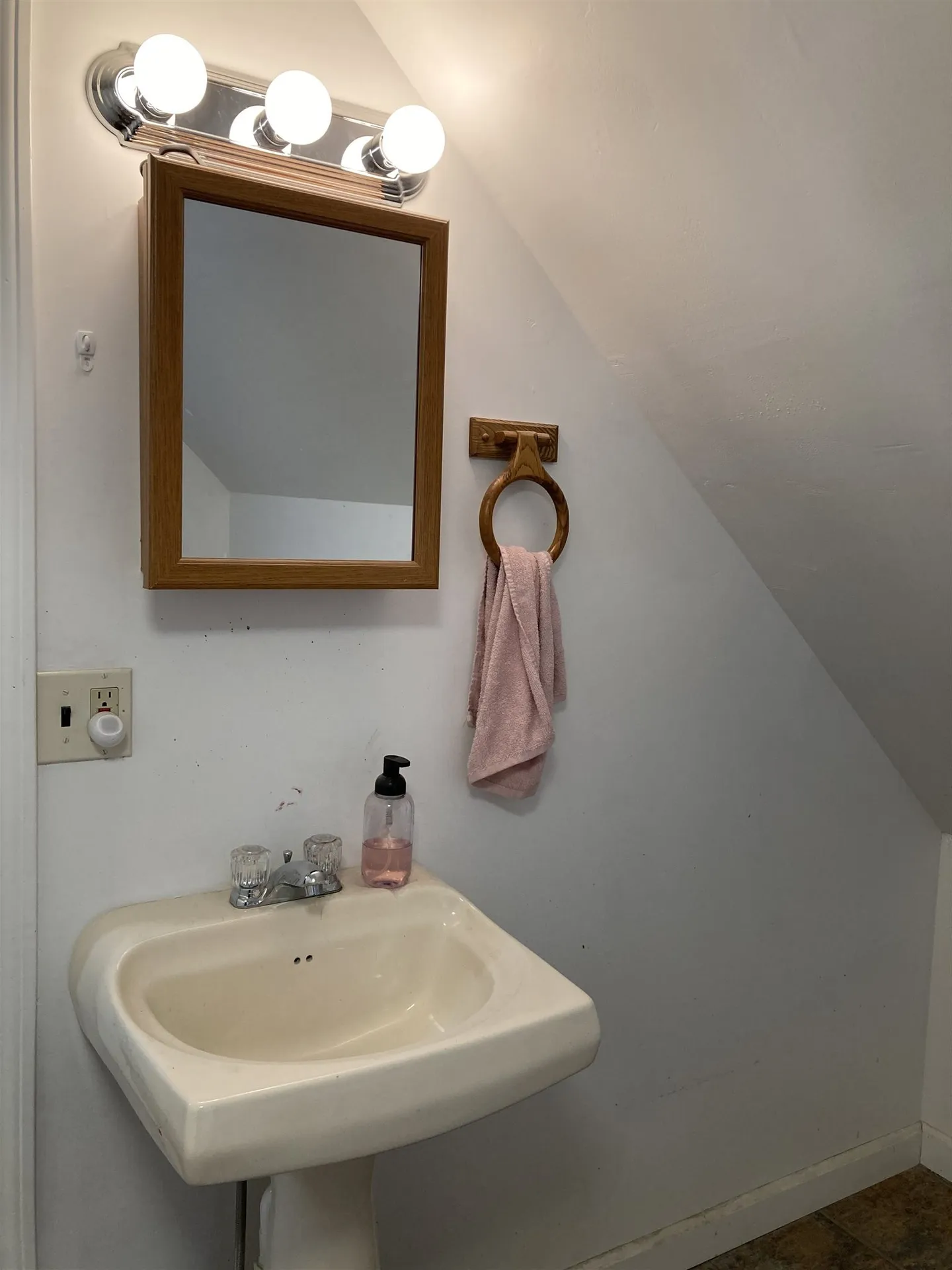 7 Oak Lane Grafton NH 03240