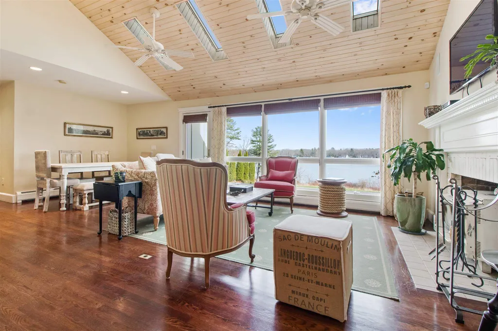 13 Riverside Drive Dover NH 03820