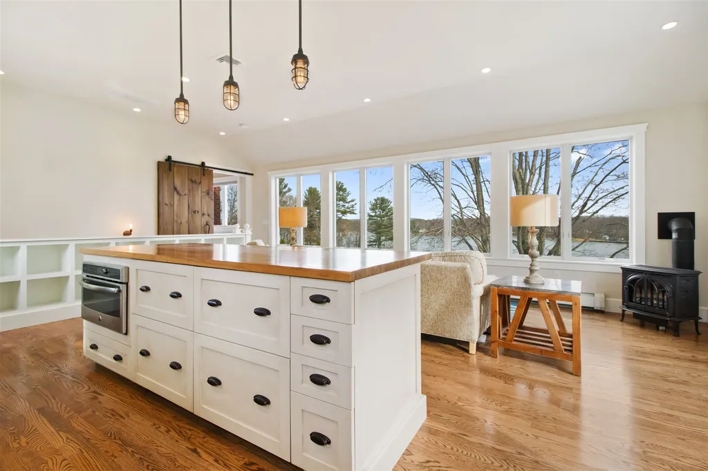 13 Riverside Drive Dover NH 03820