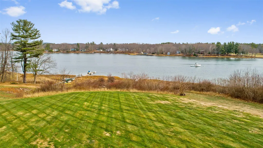 13 Riverside Drive Dover NH 03820