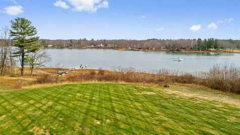 13 Riverside Drive Dover NH 03820