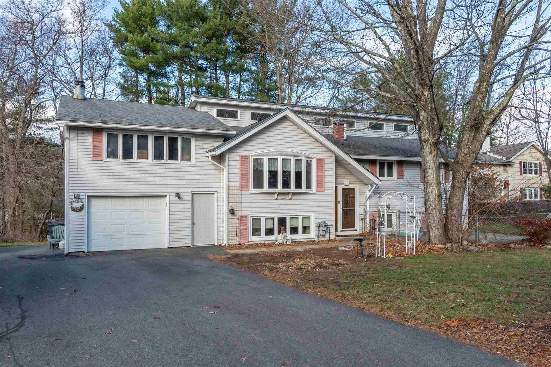 4 Custom Street Nashua NH 03062