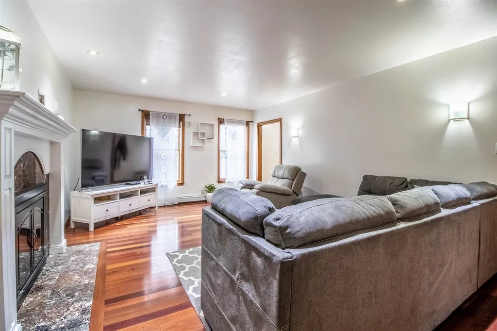 53 Moses Carr Road Rollinsford NH 03869