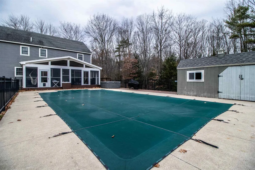 53 Moses Carr Road Rollinsford NH 03869