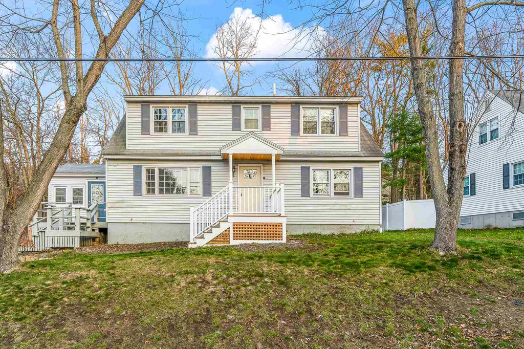 6 Oakdale Avenue Nashua NH 03062