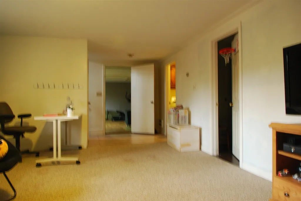 4 Denbow Road Durham NH 03824