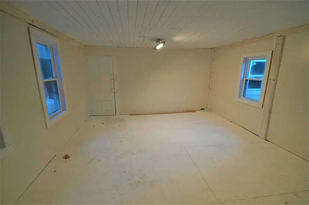 239 Main Street Fremont NH 03044