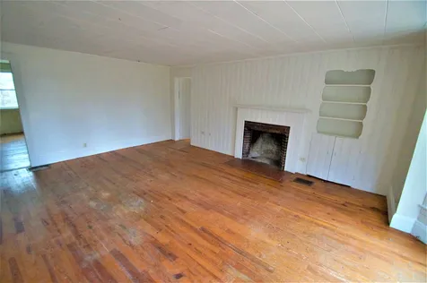 239 Main Street Fremont NH 03044