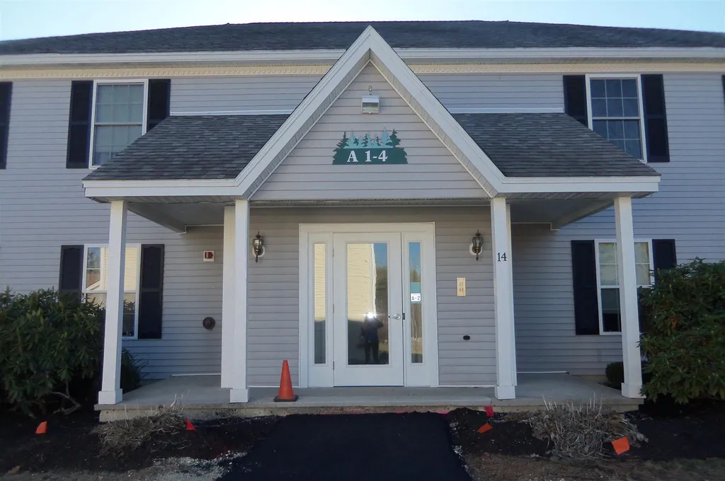 14 Tampa Drive Rochester NH 03867