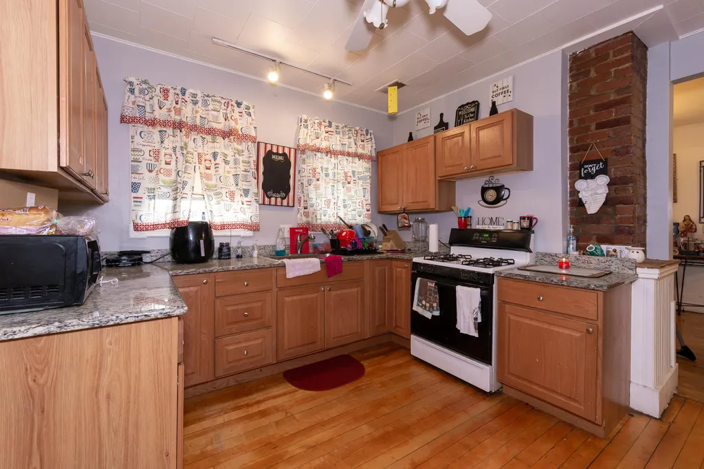 256 Spruce Street Manchester NH 03103