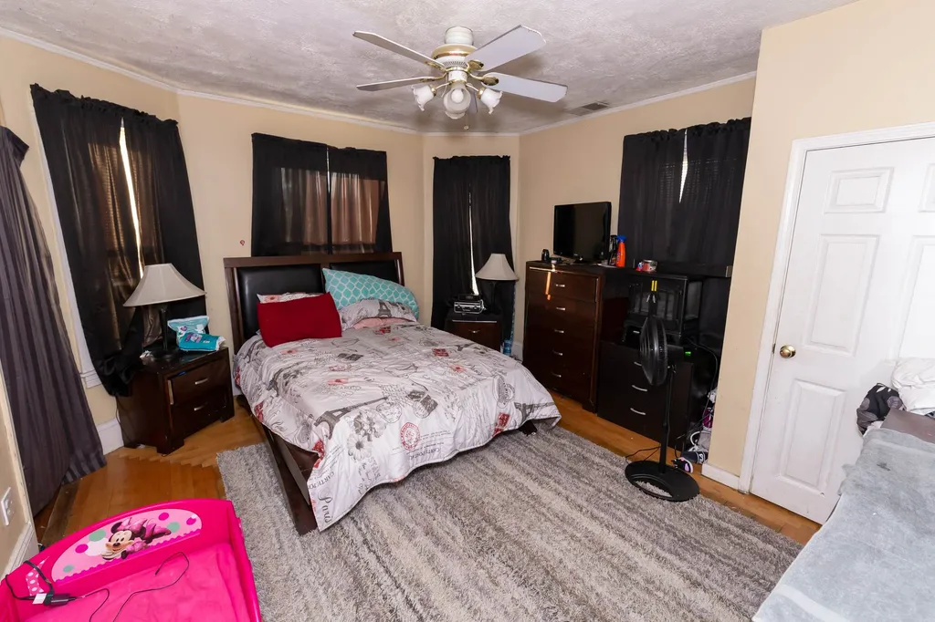 256 Spruce Street Manchester NH 03103