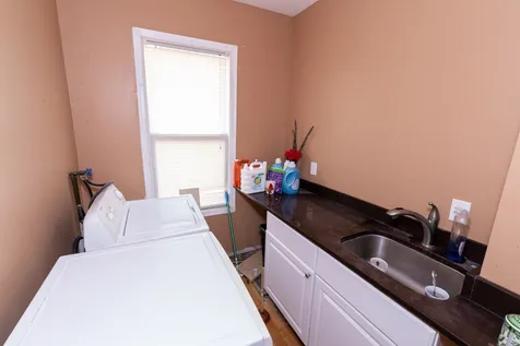 256 Spruce Street Manchester NH 03103