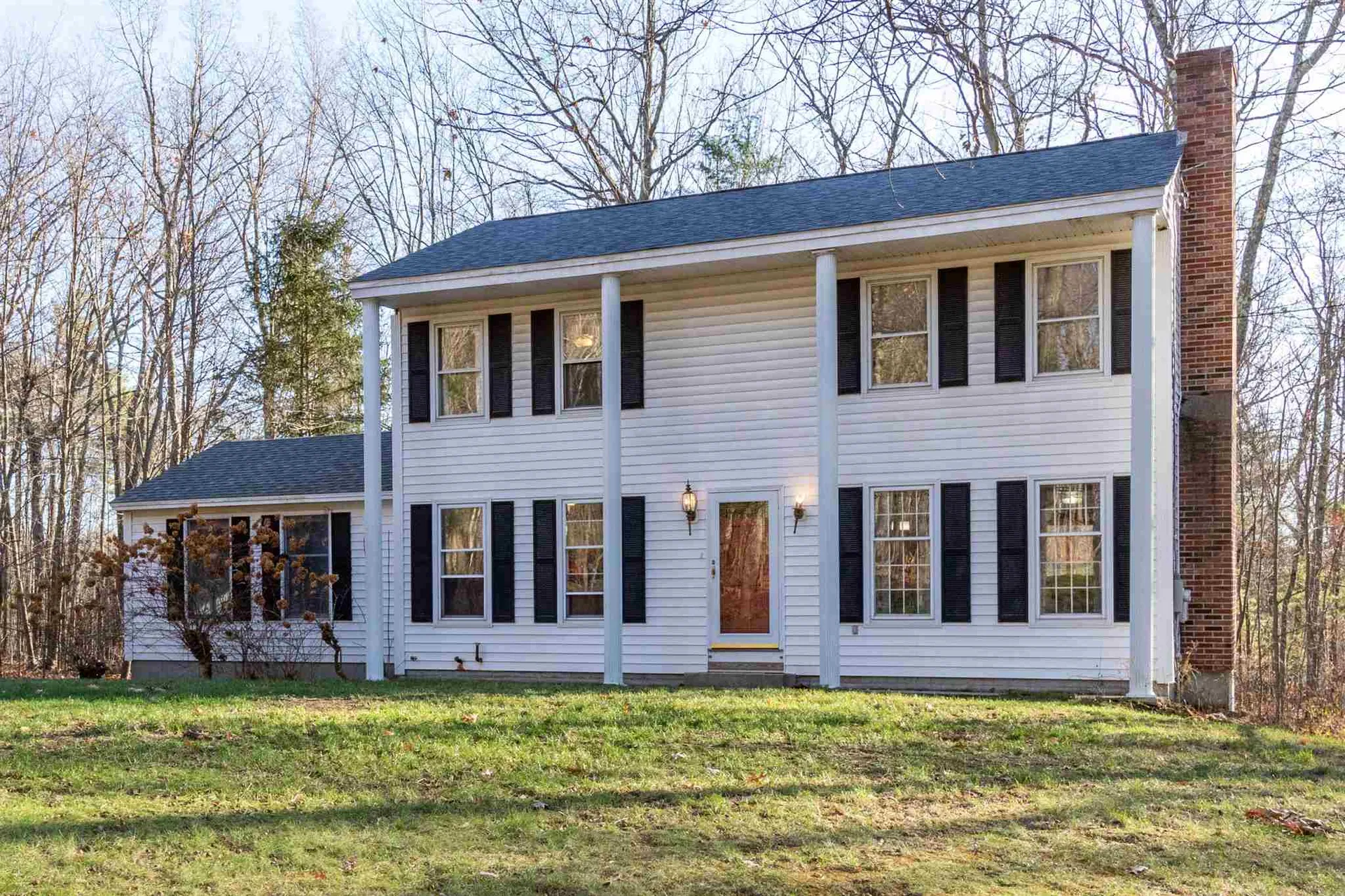 44 Carriage Lane Hooksett NH 03106