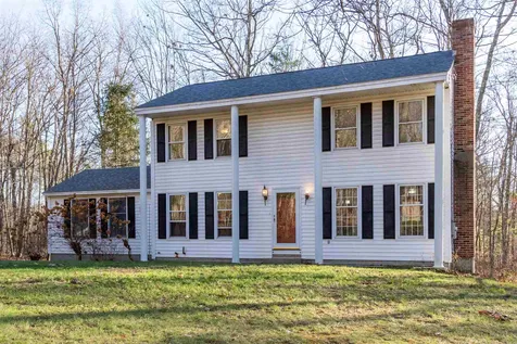 44 Carriage Lane Hooksett NH 03106