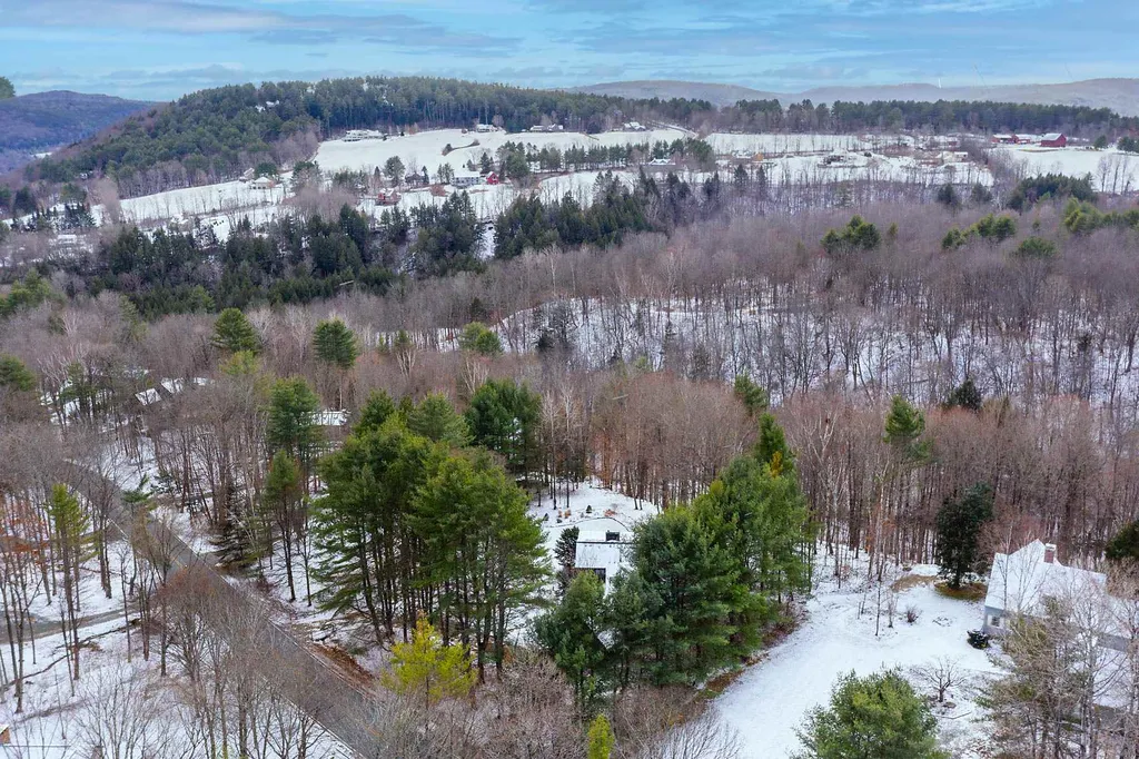 828 Wheelock Road Hartford VT 05001