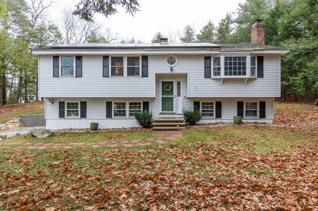 19 Sparhawk Drive Londonderry NH 03053