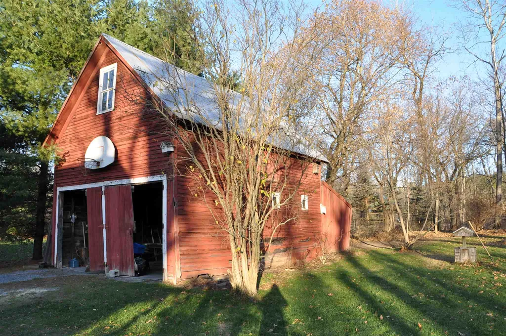 1896 Quaker Village Road Weybridge VT 05753