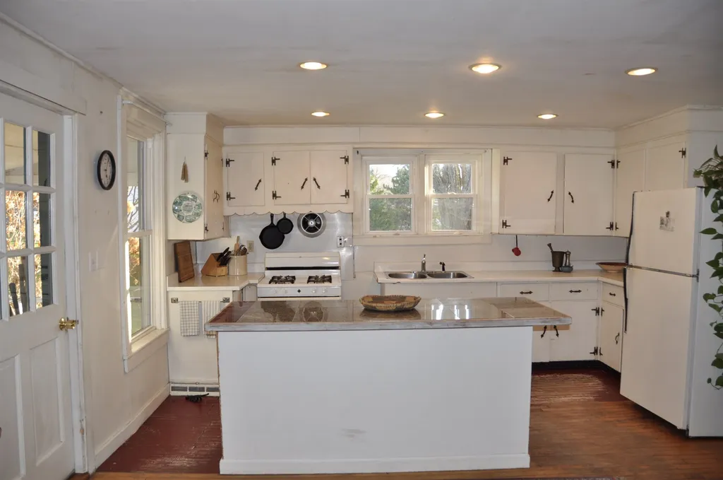 1896 Quaker Village Road Weybridge VT 05753