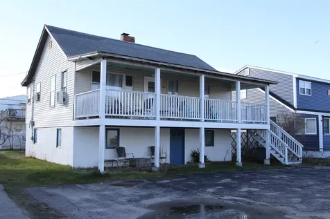 349 Woodstock Street Seabrook NH 03874