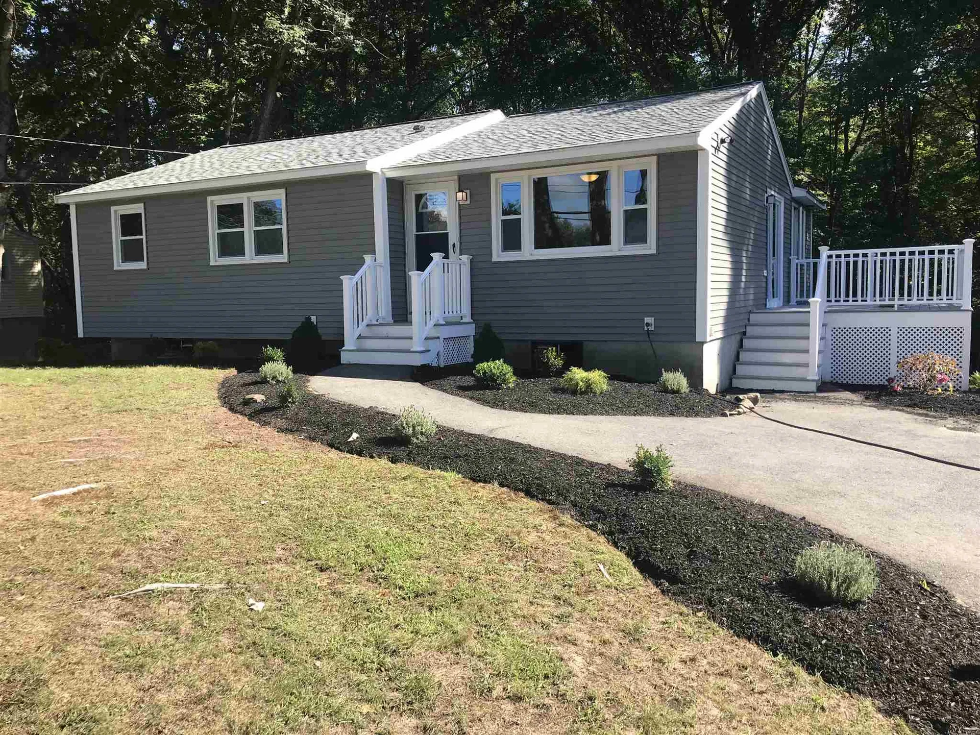 17 Crestwood Circle Salem NH 03079