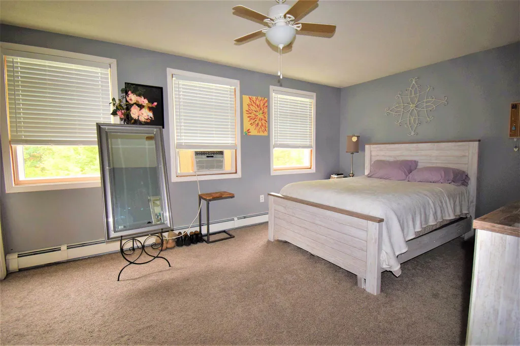 137 Green Road Raymond NH 03077