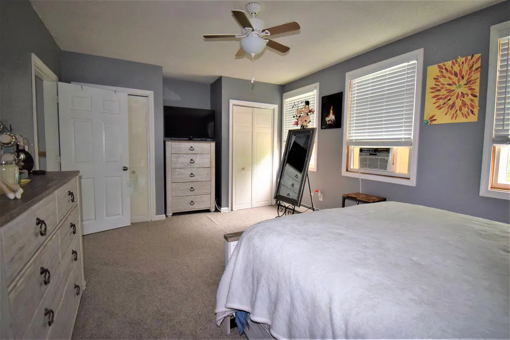137 Green Road Raymond NH 03077