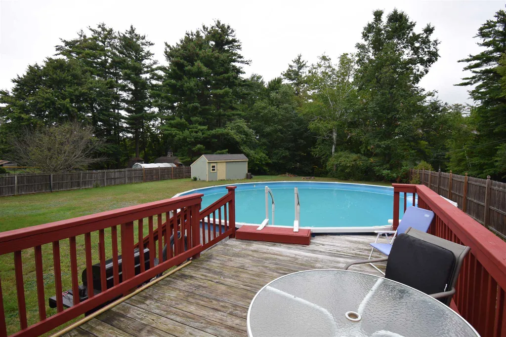 137 Green Road Raymond NH 03077