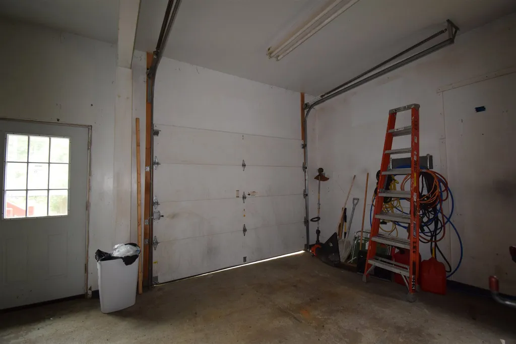 137 Green Road Raymond NH 03077