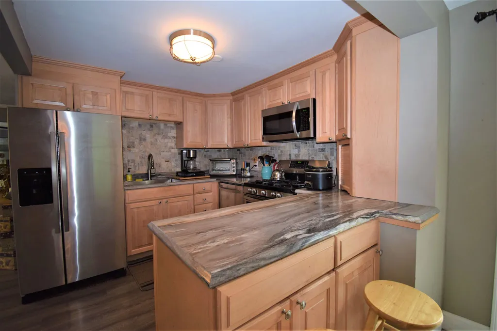 137 Green Road Raymond NH 03077