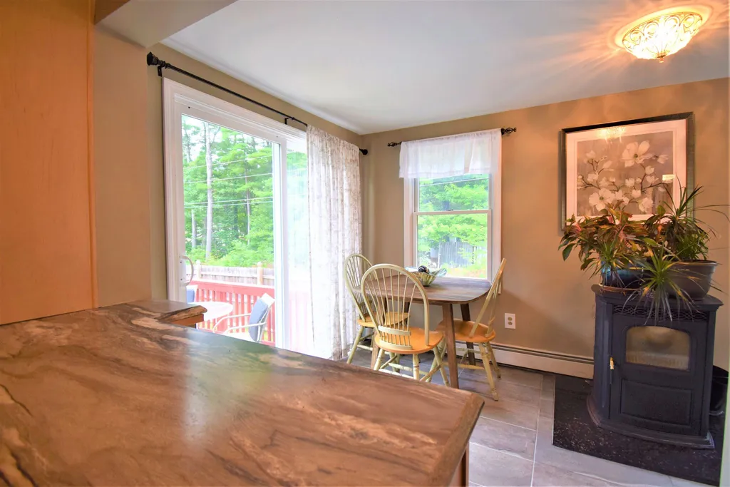 137 Green Road Raymond NH 03077