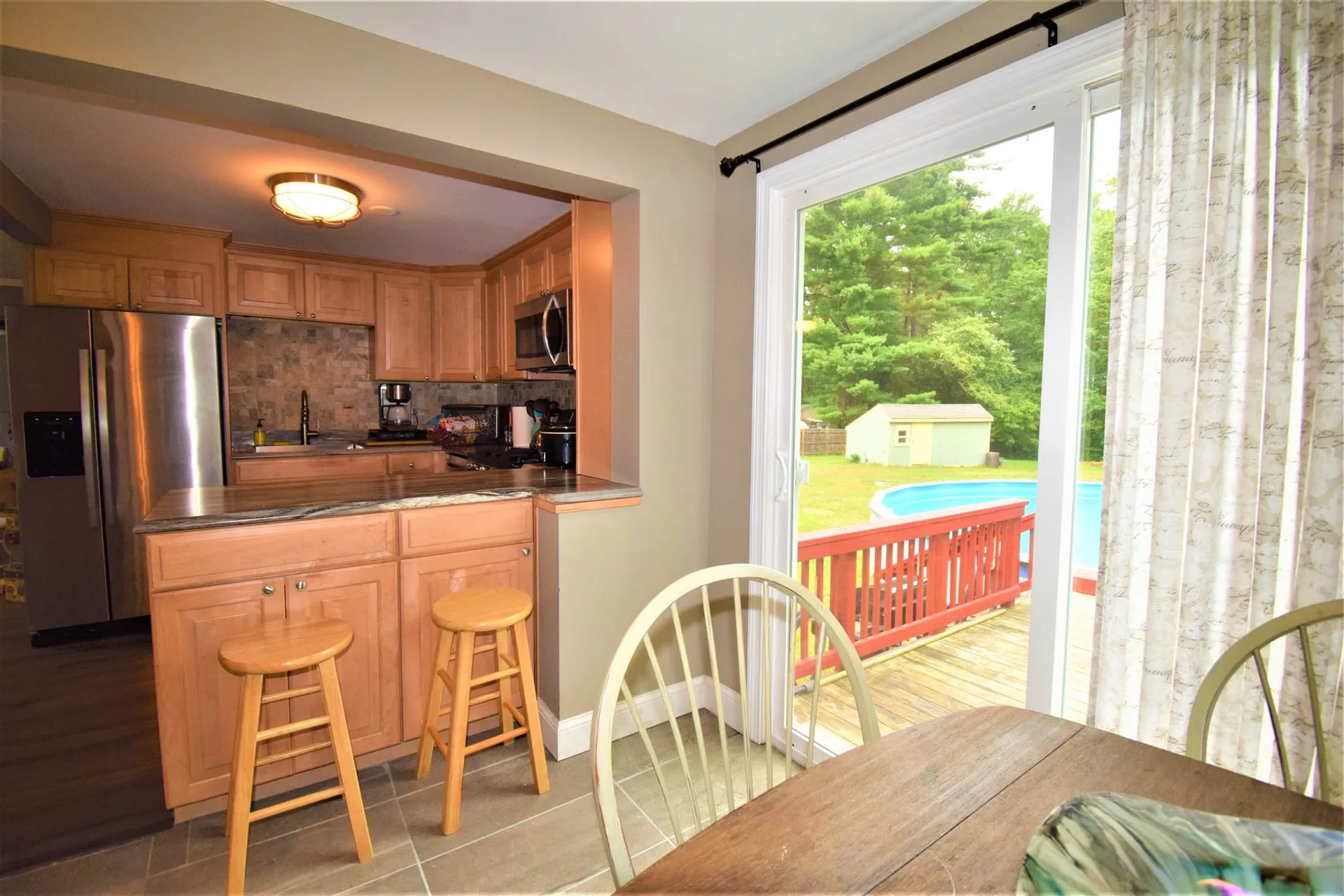 137 Green Road Raymond NH 03077