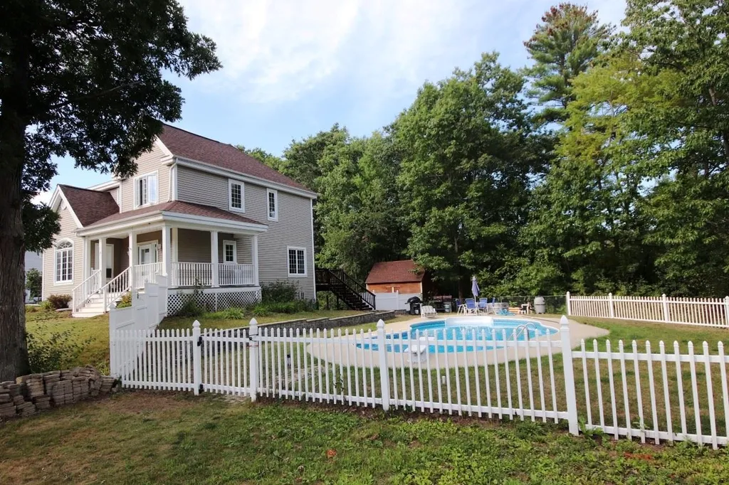 32 Oak Street South Berwick ME 03908