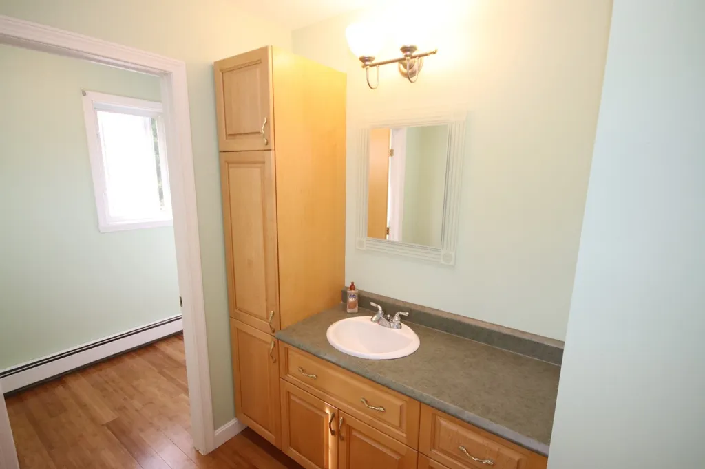 32 Oak Street South Berwick ME 03908
