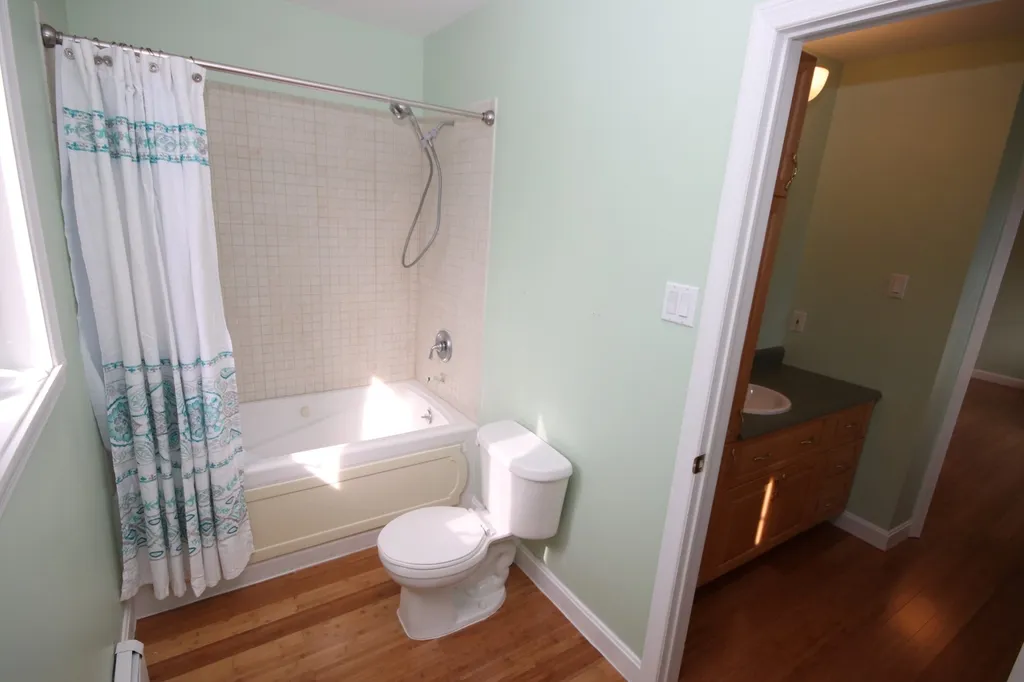32 Oak Street South Berwick ME 03908