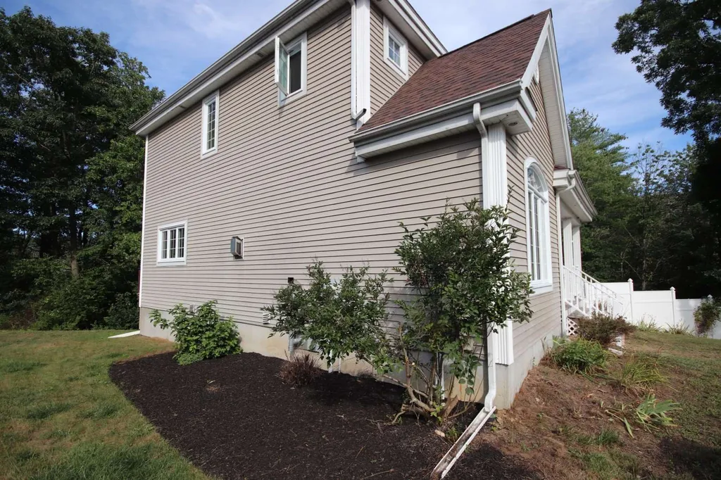 32 Oak Street South Berwick ME 03908