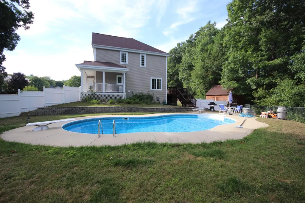 32 Oak Street South Berwick ME 03908