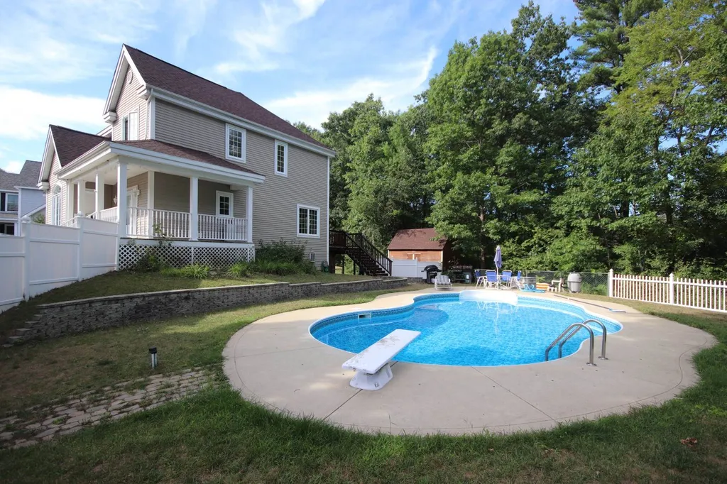 32 Oak Street South Berwick ME 03908