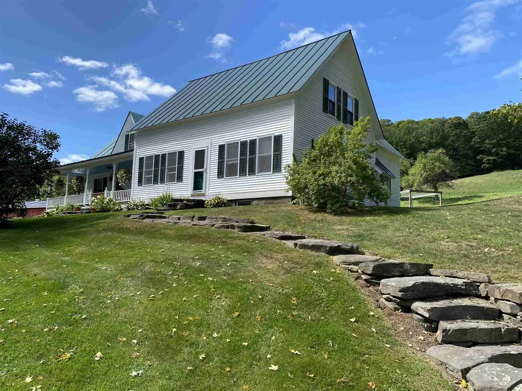 448 Dana Road Pomfret VT 05053
