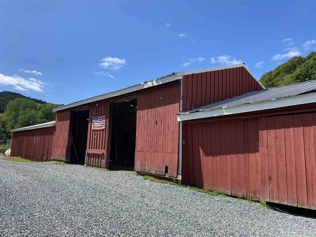 448 Dana Road Pomfret VT 05053