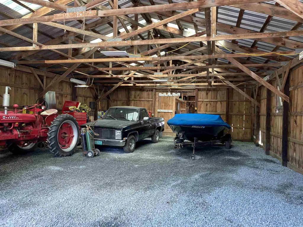 448 Dana Road Pomfret VT 05053