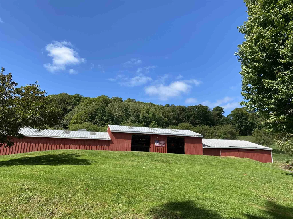 448 Dana Road Pomfret VT 05053