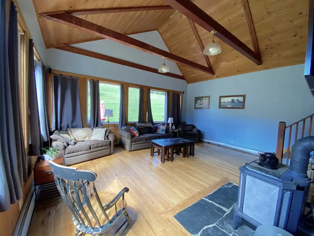 448 Dana Road Pomfret VT 05053