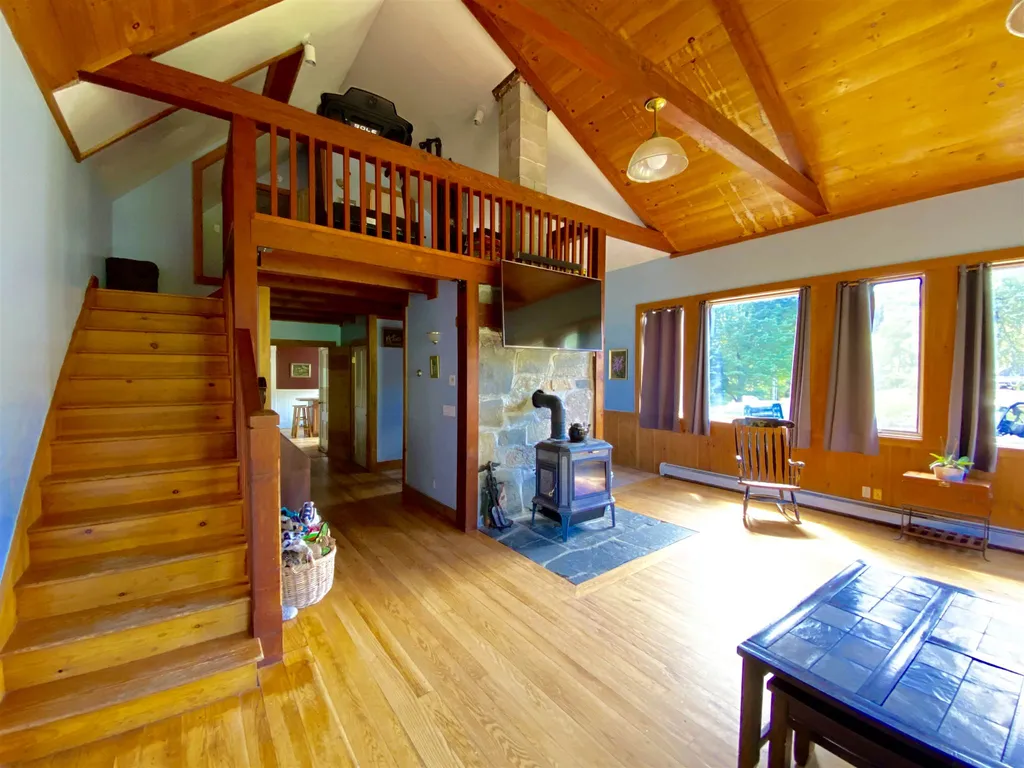 448 Dana Road Pomfret VT 05053