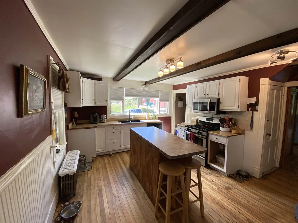 448 Dana Road Pomfret VT 05053